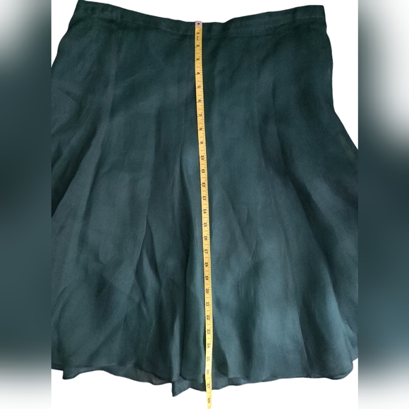 100% Silk Banana Republic Skirt - Picture 4 of 6